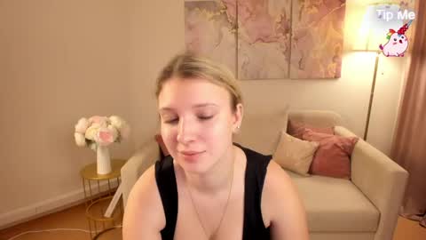 milinafox online show from April 2026 10:01:01 PM