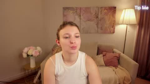milinafox online show from May 2026 11:42:01 PM