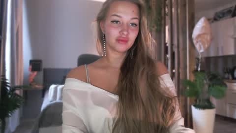 Snapshot of milk_bunny_ chatting on April 2026 09:24:01 AM milk_bunny_ online show from April 2026 09:24:01 AM