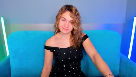 Snapshot of milkablond chatting on February 2025 12:40:01 AM milkablond online show from February 2025 12:40:01 AM