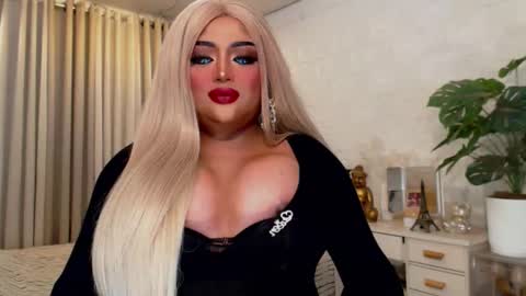 Snapshot of milkshakelavinia chatting on September 2025 02:11:02 AM milkshakelavinia online show from September 2025 02:11:02 AM