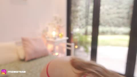 milky_0 online show from May 2026 07:08:02 PM