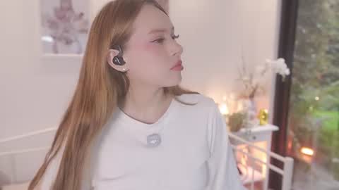 milky_0 online show from July 2026 07:18:01 PM