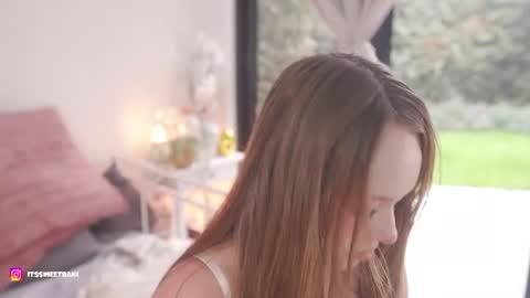 milky_0 online show from July 2026 07:16:01 PM