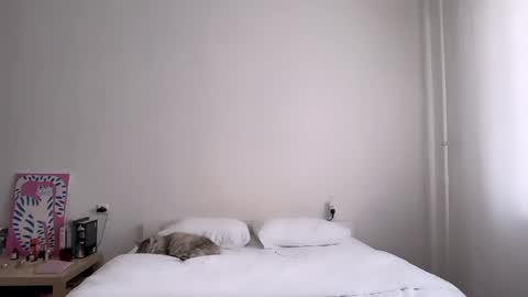 milky__way_ online show from May 2026 01:37:02 PM