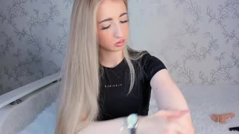 Vivian online show from January 2025 08:36:01 AM