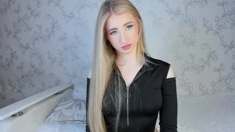 Vivian online show from February 2025 05:09:02 AM