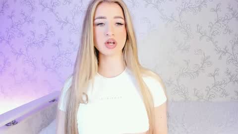 Vivian online show from February 2025 08:22:01 AM