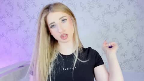 Vivian online show from February 2025 01:39:01 PM