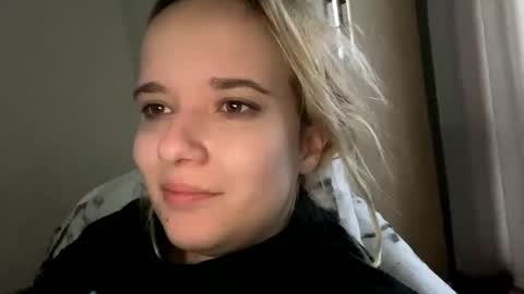 Snapshot of milkybaby269137 chatting on December 2024 08:10:02 AM milkybaby269137 online show from December 2024 08:10:02 AM