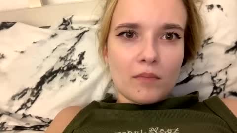 Snapshot of milkybaby269137 chatting on February 2025 06:12:01 PM milkybaby269137 online show from February 2025 06:12:01 PM