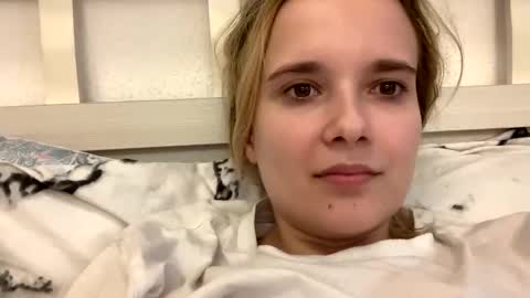 Snapshot of milkybaby269137 chatting on February 2025 02:18:01 PM milkybaby269137 online show from February 2025 02:18:01 PM