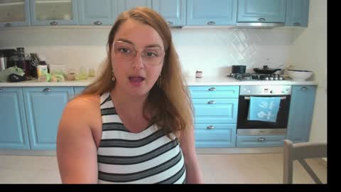 Snapshot of milkykandy chatting on September 2025 10:15:01 AM Livia online show from September 2025 10:15:01 AM