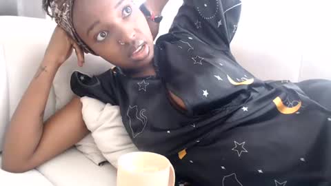 Snapshot of milla_armani chatting on June 2026 09:45:02 AM milla_armani online show from June 2026 09:45:02 AM