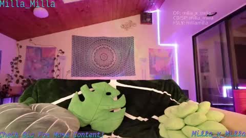 milla_milla online show from October 2025 05:26:02 AM