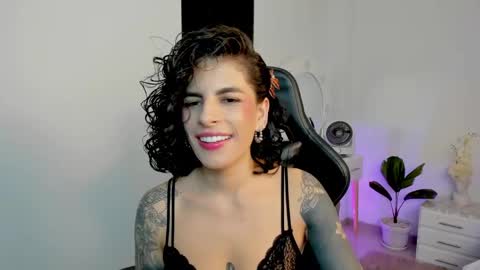 Snapshot of milla_pixxie chatting on December 2024 06:04:02 AM Milagros online show from December 2024 06:04:02 AM