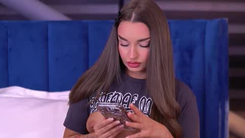 Snapshot of milla_serene chatting on October 2025 04:12:01 AM Milla online show from October 2025 04:12:01 AM