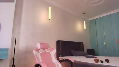 millaa_bella online show from April 2026 10:09:02 AM
