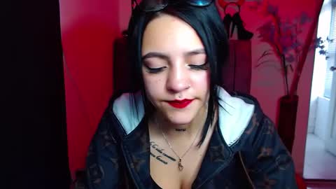 Snapshot of millacounisslosexanal chatting on September 2025 03:25:01 PM Violeta online show from September 2025 03:25:01 PM