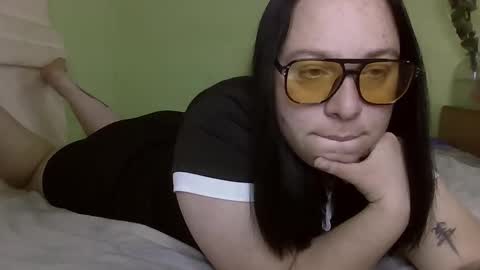 MillaSourety online show from March 2026 07:01:01 AM