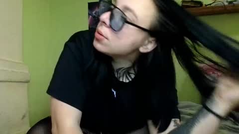 MillaSourretY online show from April 2026 07:03:02 AM