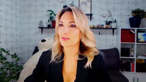 Snapshot of millaxqueen chatting on November 2025 01:07:02 PM MillaXQueen online show from November 2025 01:07:02 PM