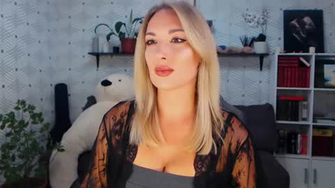 MillaXQueen online show from July 2026 03:25:01 PM