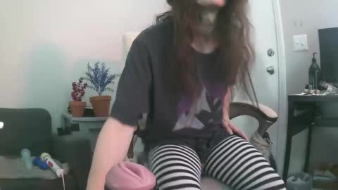 Snapshot of millenamoo chatting on September 2025 06:40:01 PM millenamoo online show from September 2025 06:40:01 PM