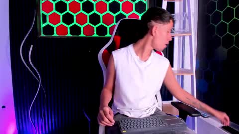 Tommy  online show from April 2026 03:22:01 AM