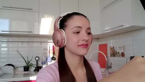 Lina online show from February 2026 01:39:02 PM