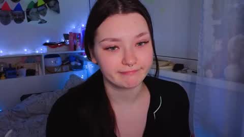 Snapshot of milliedoll chatting on November 2025 03:27:01 AM Millie online show from November 2025 03:27:01 AM