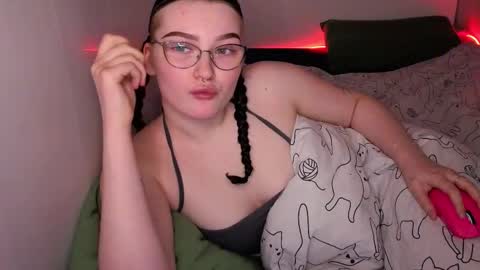 Snapshot of milliedoll chatting on November 2025 10:48:02 AM Millie online show from November 2025 10:48:02 AM