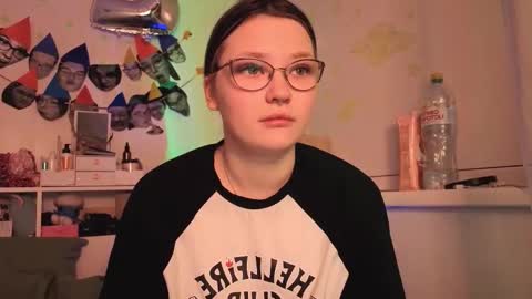 Snapshot of milliedoll chatting on January 2026 01:08:02 AM Millie online show from January 2026 01:08:02 AM