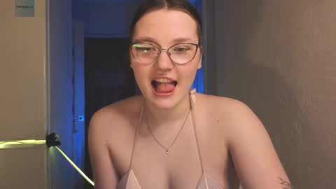 Snapshot of milliedoll chatting on February 2026 05:39:01 PM Millie online show from February 2026 05:39:01 PM