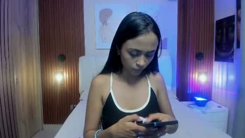 Snapshot of millieskinny18 chatting on July 2026 02:14:01 AM Miley online show from July 2026 02:14:01 AM