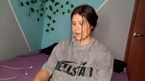 Snapshot of milliesweet77 chatting on November 2025 07:18:01 PM milli online show from November 2025 07:18:01 PM