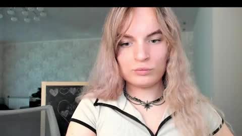 mili-kira online show from April 2026 01:09:02 PM