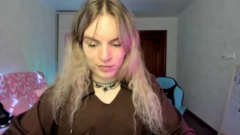 mili-kira online show from May 2026 12:34:01 PM