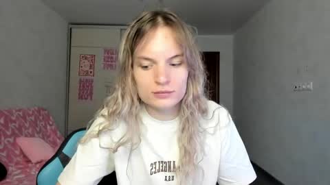 mili-kira online show from May 2026 04:51:02 AM