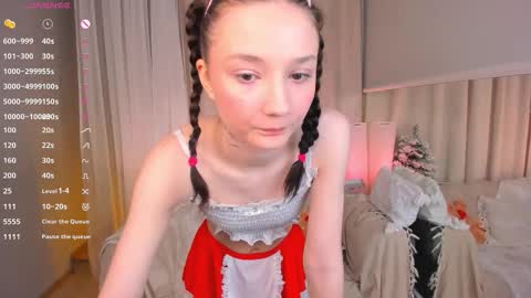 Snapshot of milliminimouse chatting on December 2025 11:01:02 PM milliminimouse online show from December 2025 11:01:02 PM