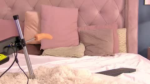Snapshot of milllie_joy chatting on February 2025 12:20:01 PM Millie online show from February 2025 12:20:01 PM