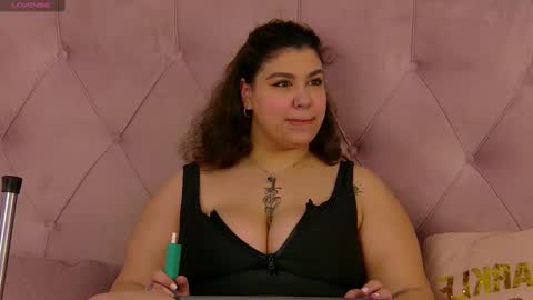 Snapshot of milllie_joy chatting on March 2025 09:06:02 AM Millie online show from March 2025 09:06:02 AM
