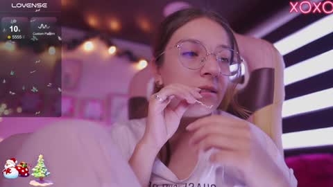 MILLY online show from December 2024 08:45:01 PM