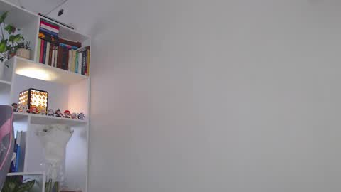 Milly online show from February 2025 10:00:02 AM