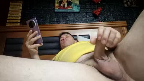 milo8223 online show from April 2026 06:25:01 AM