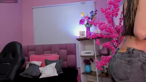  Milu Belucci  online show from September 2025 02:21:01 PM