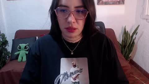 Milu Wallace  online show from March 2026 11:02:01 PM