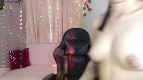 Mily online show from May 2026 10:04:01 PM