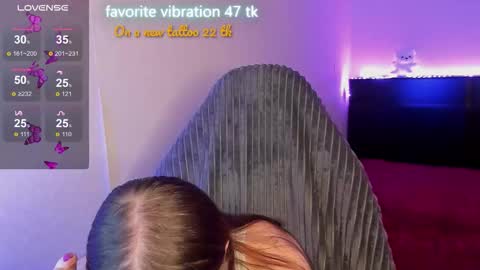 Snapshot of milyamess chatting on September 2025 04:21:02 PM Emily online show from September 2025 04:21:02 PM