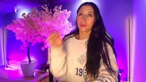 Milly  online show from October 2025 12:24:01 PM